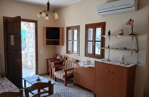 Avgonima House | Avgonima Family's Rooms Grandfather Michalis
