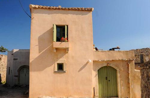 Aroniadika House | Axion Studios
