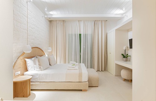 Andros Town House | Azalea Suite by Casa Di Fiori Andros Suites