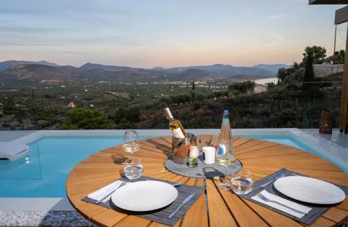 Nafplio Villa | AZIZA luxury suite