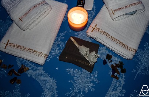 Kerameikos Apartment | B.1 LUXURY SUITE ACROPOLIS VIEW PRIVATE JACUZZI ON BALCONY NETFLIX