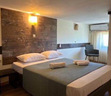 Ayios Pandeleimon House | Balcony Rooms