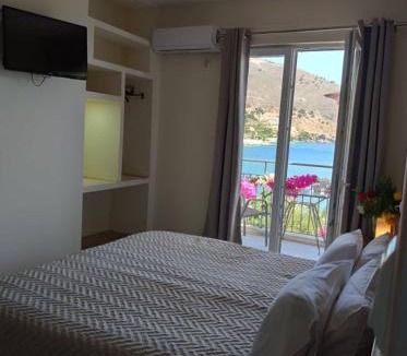 Agia Efimia Apartment | Ballas Apartments
