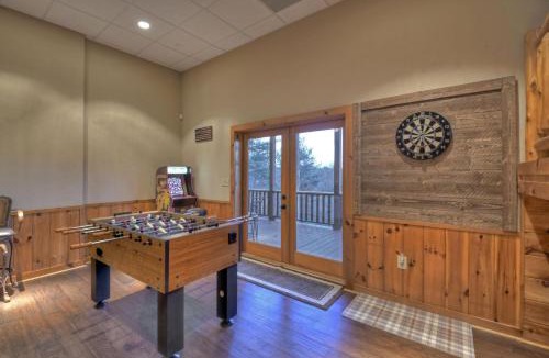 Cherry Log Villa | Bar 5 Cabin Beautiful views soothing hot tub outdoor living and more