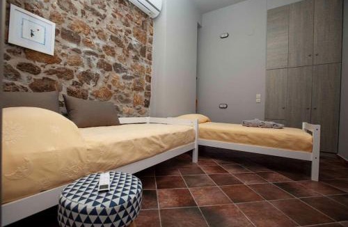 Agios Adrianos House | Barhouse