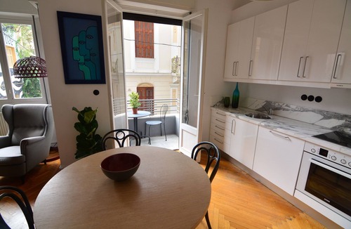 Psirri House | Bauhaus building, 5 apts, 3 levels. Next to Plaka. EP16