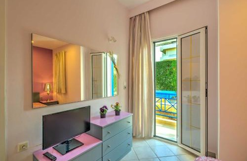 Agios Dimitrios Apartment | bbq, backyard, Of Amoudara, full Kitchen, parking-3