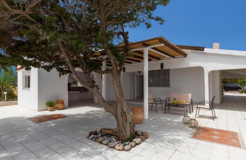 Gennadi House | Beach House By The Sea