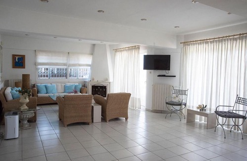 Kiato Villa | Beach House in Kiato