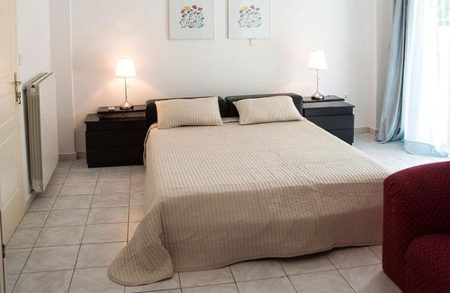 Kiato Villa | Beach House in Kiato