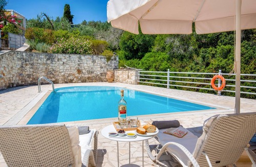 Katsimatika Villa | Beach House Sophia Paxos: Private Pool, Views, WiFi, Aircon