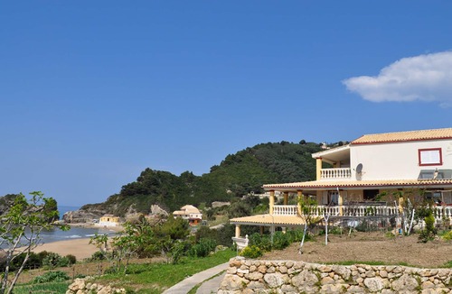 Sinarades Apartment | Beach house Tolis Pelekas Beach Corfu