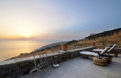 Pisses House | Beach House with Astounding View