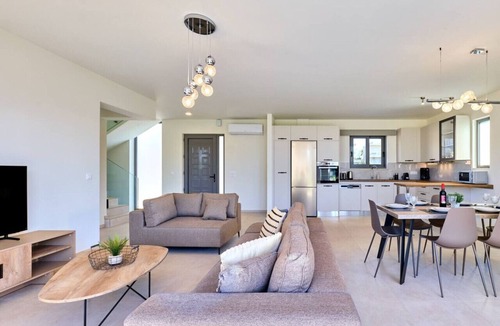 Pyrgos Psilonerou Villa | Beach Sand Villa 2 | Beachfront Roof Pool Sea Views