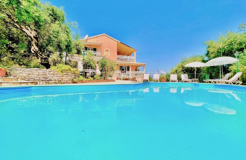 Apraos Villa | Beach Villa Thespina with private pool
