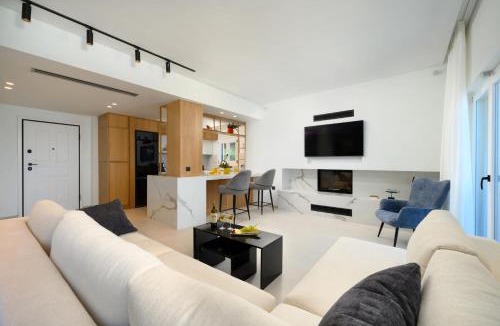 Dafnata Villa | Beachfront Achillion Bay Villa in Corfu