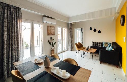 Xylokastron Apartment | Beachfront apartment with a view