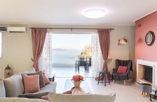 Spata-Artemida Apartment | Beachfront Artemida Retreat - Peony Seabreeze Gem