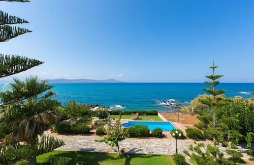 Filaki Villa | Beachfront Family Villa with Private pool, Playground, BBQ & Amazing Sea Views!