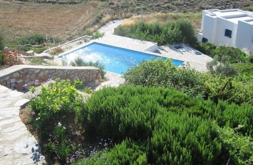 Krotiri House | Beachfront Home, BBQ, shared pool, air conditionnn