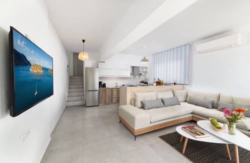 Mavrikiano Apartment | Beachfront luxury apartment with stunning views