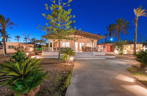 South Rhodes Villa | Beachfront Luxury Rhodes Villa | 5 bedrooms sleeps 14 | Villa Maria | Kiotari