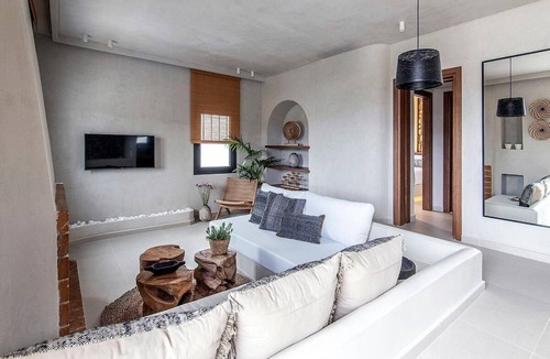 Almyros Villa | Beachfront Suite Access to the beach