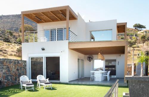 Faistos Villa | Beachfront Villa Kyma - Your own Private paradise