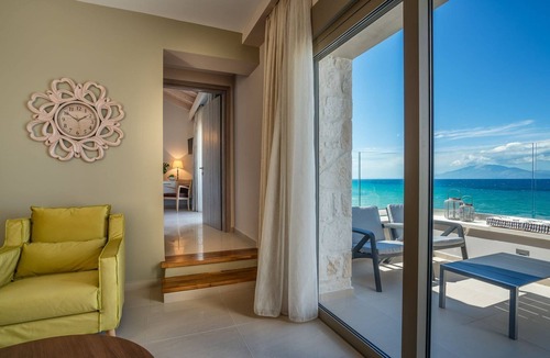 Tragaki Villa | Beachfront Zante Villa | Villa Perla | 5 Bedroom | Private Pool | Tragaki
