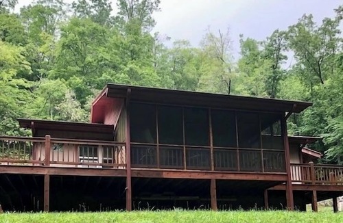 Rabun Gap Cabin | BearPaw Cabin- Charming and cozy cabin in the woods- WiFi-Pet Friendly-Secluded