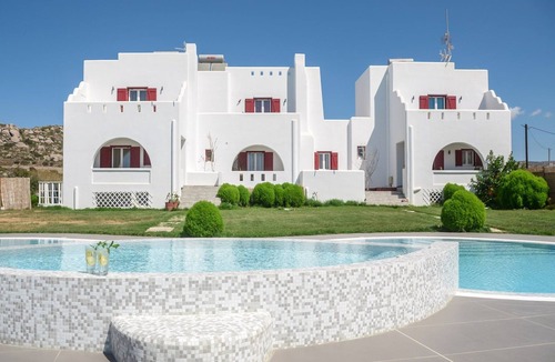 Plaka Villa | Beautiful Naxos Villa | Villa Yellow | 2 Bedrooms | Air-Conditioning &.