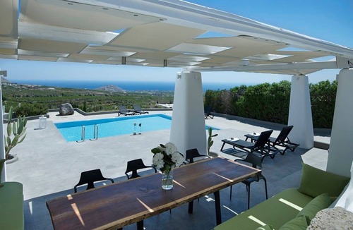 Pyrgos Villa | Beautiful Santorini Villa | 6 Bedrooms.