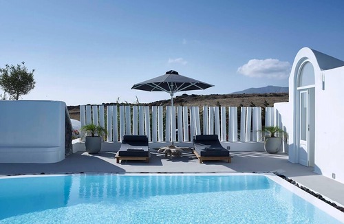 Exo Gialos Villa | Beautiful Santorini Villa | 2 Bedrooms | Greta Villa | Private Pool & Close to.