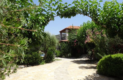 Lefktron Villa | Beautiful Trad. Stone Villa, Private Pool, Close To Beach & Stoupa