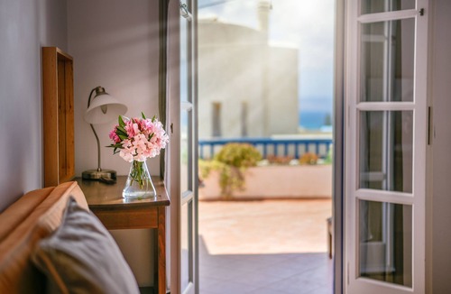 Agia Anna House | Beautiful Tranquil Naxos House with Stunning Views, 400m to Agia Anna Beach.