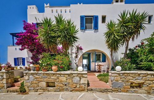 Agia Anna House | Beautiful Tranquil Naxos House with Stunning Views, 400m to Agia Anna Beach.
