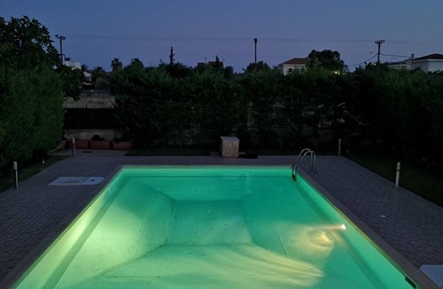 Schinias Villa | Beautiful villa with large pool near the beach