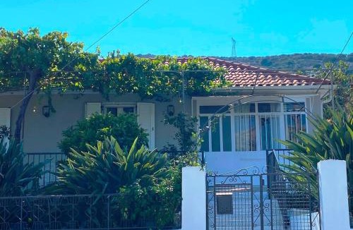 Bekatorata House | Bee Home - Holiday Cottage
