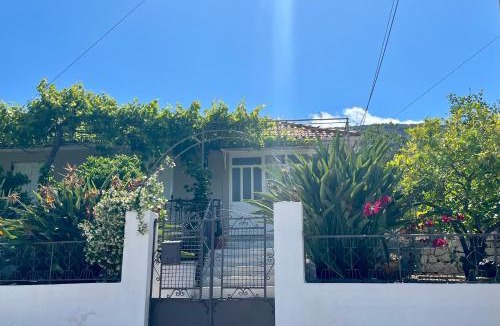 Bekatorata House | Bee Home - Holiday Cottage