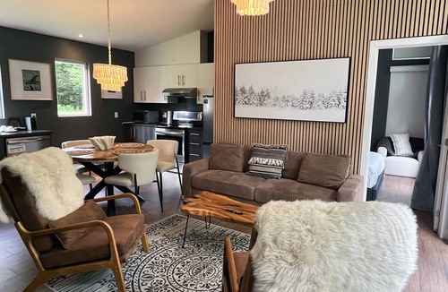 La Conception Villa | Bel Air Tremblant L'ETOILE : 2 CHAMBRES, JACUZZI PRIVÉ