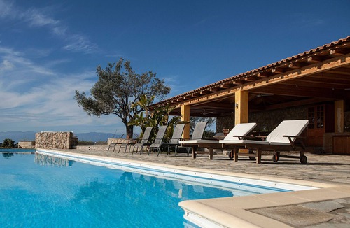 Kilada Villa | Bella Vista 3BR Villa with Pool and Stunning Views by JJ Hospitality-