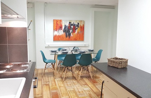 Kypseli Apartment | Berry apartment - Athens Center, 6 BD, 3 BATH