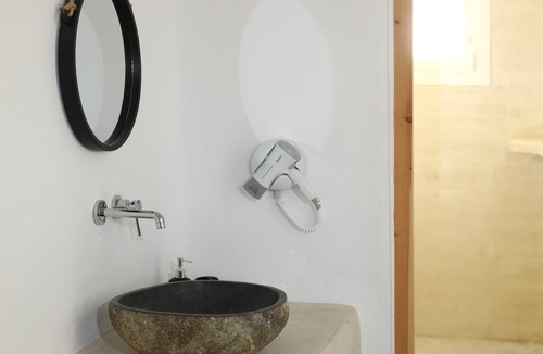Milopotas Apartment | BH442 - C - Suite Naxos