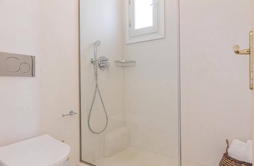 Milopotas Apartment | BH446 - C - Suite Naxos