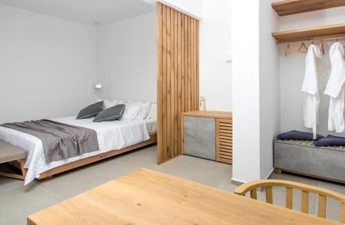 Kini Apartment | BH786 - C - Suite Syros