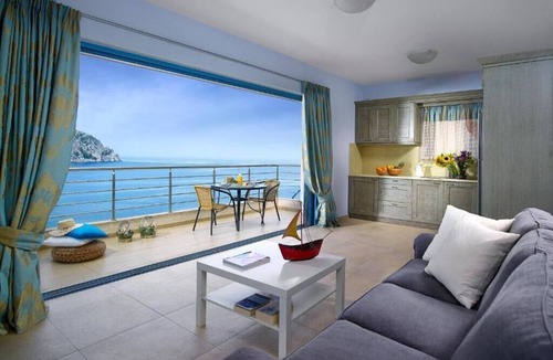 Pilio Apartment | BH860 - C - Suite Santorini
