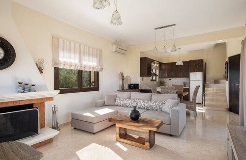 Spilia Villa | Big Villa - Private Pool - Garden & View - BBQ