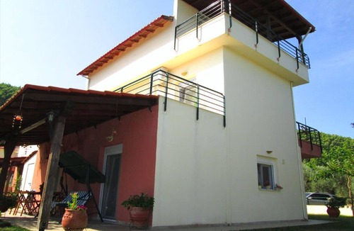 Vourvourou Villa | BILLIAS HOUSE VOURVOUROU 4-room house, 8 people with great views of the sea