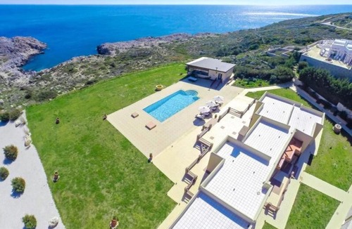 Faliraki Villa | Black Diamond Villa Pasithea in Rhodes Greece