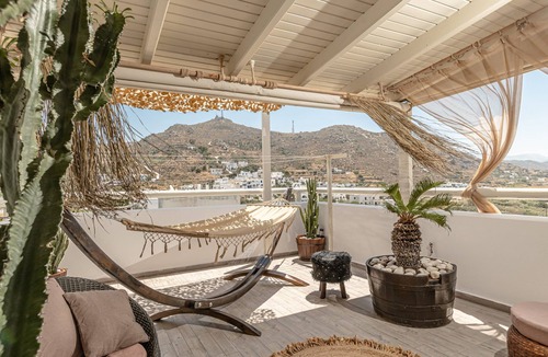 Agkidia Villa | Black Velvet Naxos
